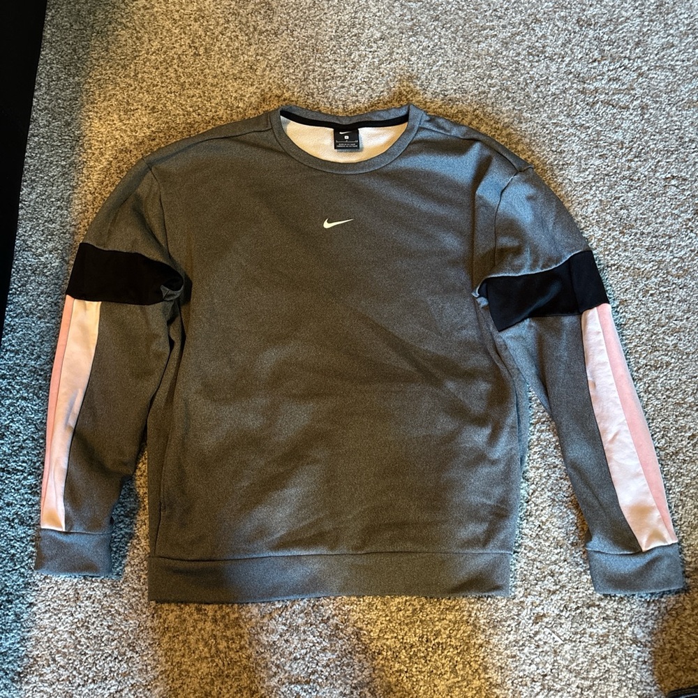 Women’s small Nike crewneck sweatshirt